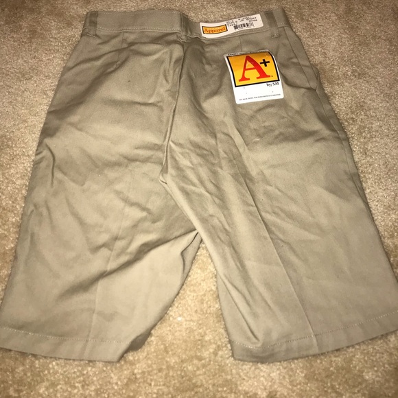 NWT size 3 School Apparel Khaki Shorts - Picture 2 of 3